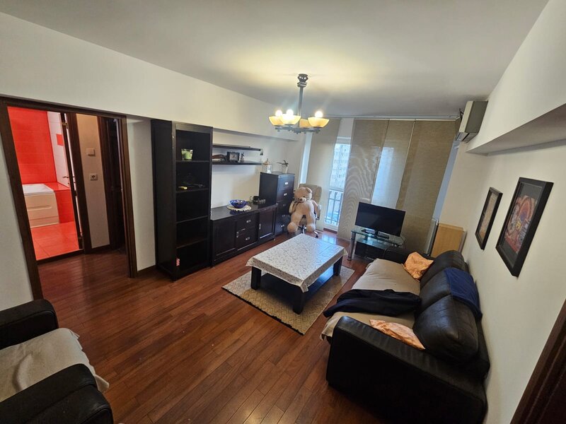 Dristor, chiar la gura de metrou, 5 minute mall Park Lake si parc IOR