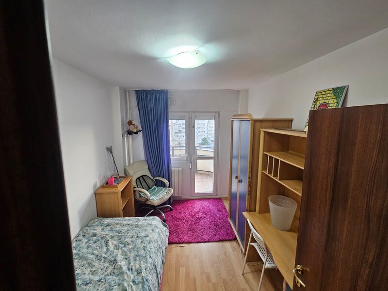 Dristor, chiar la gura de metrou, 5 minute mall Park Lake si parc IOR