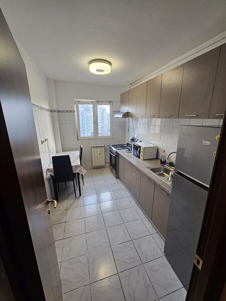 Dristor, chiar la gura de metrou, 5 minute mall Park Lake si parc IOR